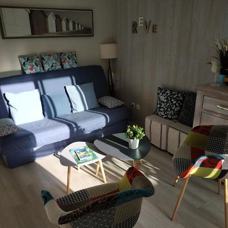 Charmant Appartement A 350M De La Plage Et Du Port Fréjus Kültér fotó
