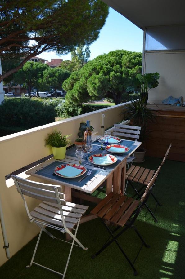 Charmant Appartement A 350M De La Plage Et Du Port Fréjus Kültér fotó