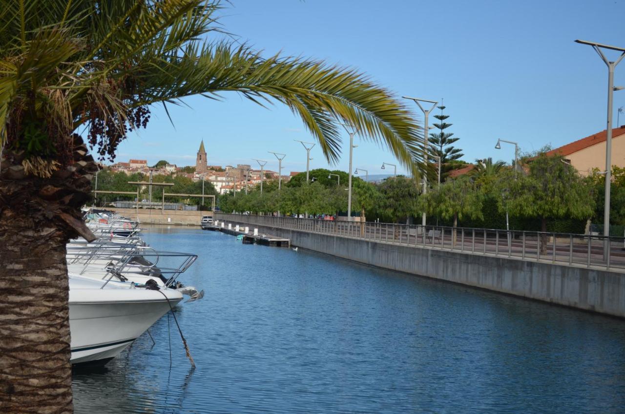 Charmant Appartement A 350M De La Plage Et Du Port Fréjus Kültér fotó