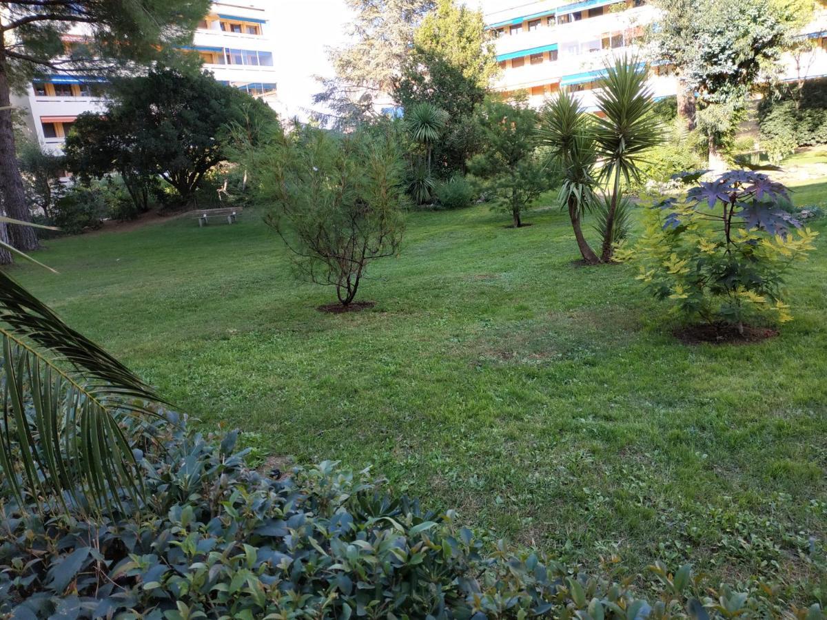 Charmant Appartement A 350M De La Plage Et Du Port Fréjus Kültér fotó